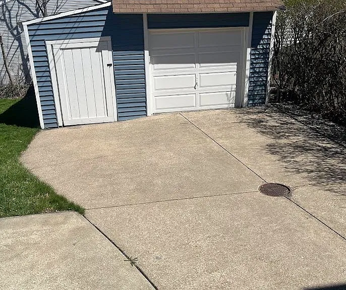 1435 Gridley St — Photo 9