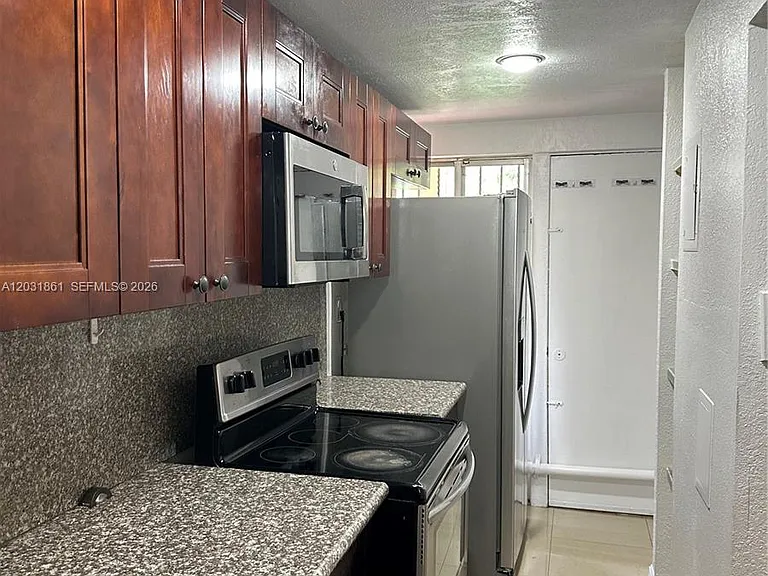 9250 Fontainebleau Blvd #202 — Photo 9
