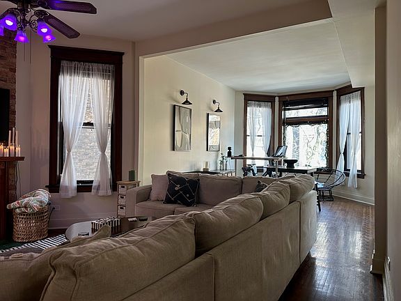 3rd image of 905 W Dakin St Unit 2