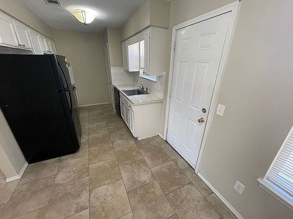 4th image of 425 Shadow Way Ln