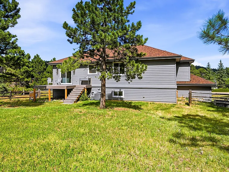 1635 Muirfield Ln — Photo 48