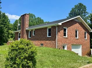 6369 Pinnacle Mountain Rd, Zirconia, NC 28790