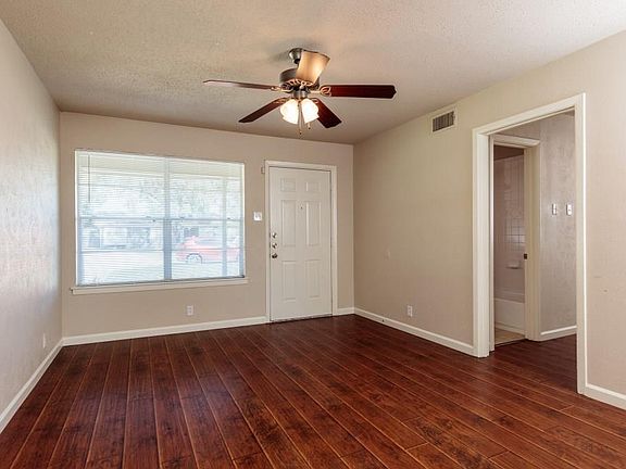 5th image of 5113 Roberta Dr