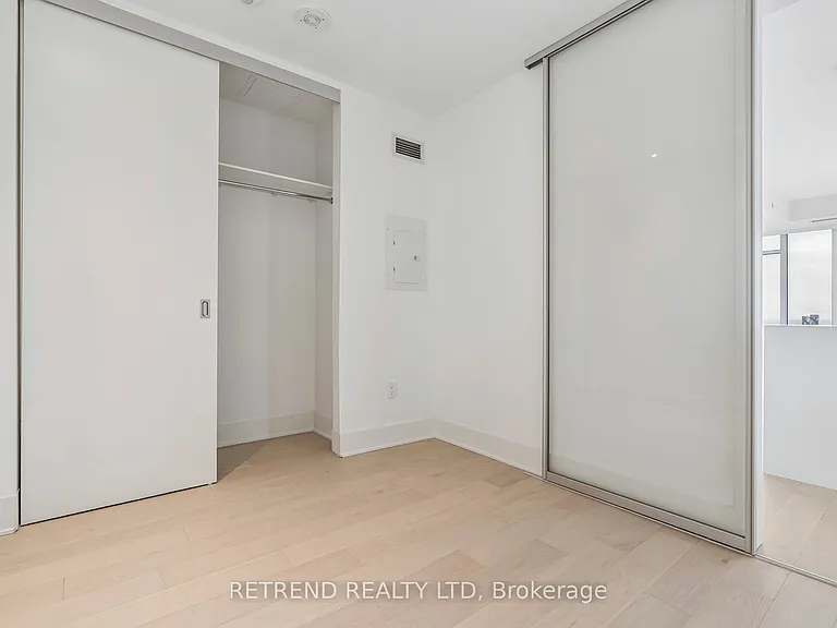 11 Yorkville Ave #5709 — Photo 34
