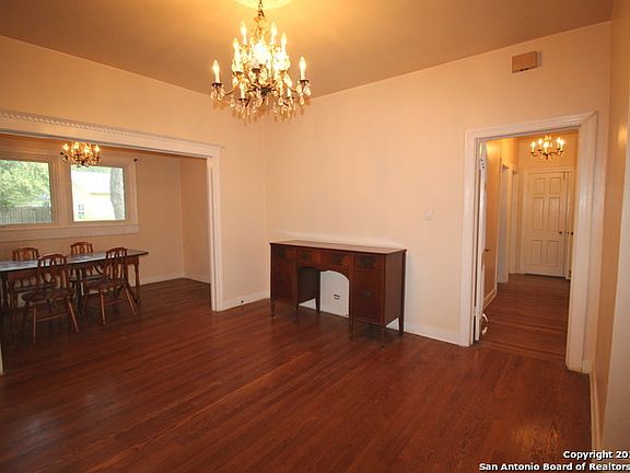 4th image of 2111 W Mulberry Ave