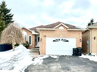 32 Simmons Cres, Barrie, ON L4N 7T7