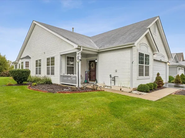 39581 N Cambridge Blvd, Beach Park, IL 60083