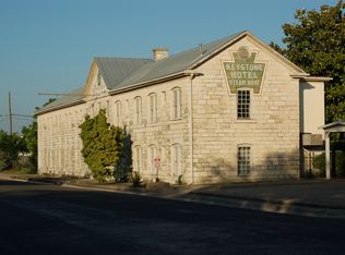 404 E 2nd St, Lampasas, TX 76550