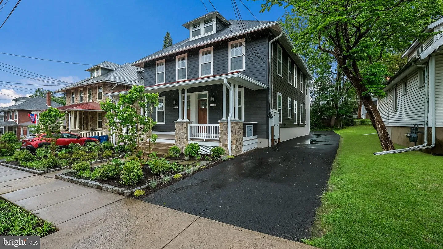 2 bed, 1.0 bath, 3328 sqft, $2,550 — Photo 4