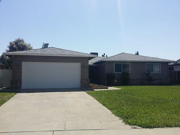 2nd image of 16 Saint Marie Cir