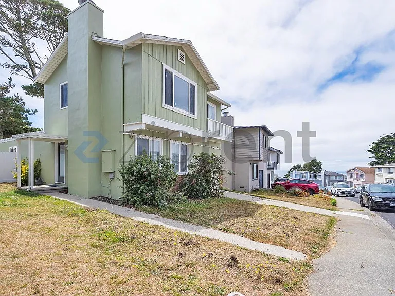 626 Foothill Dr — Photo 2