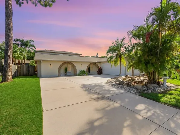 218 N Bay Hills Blvd, Safety Harbor, FL 34695