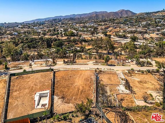 5th image of 646 Las Lomas Ave