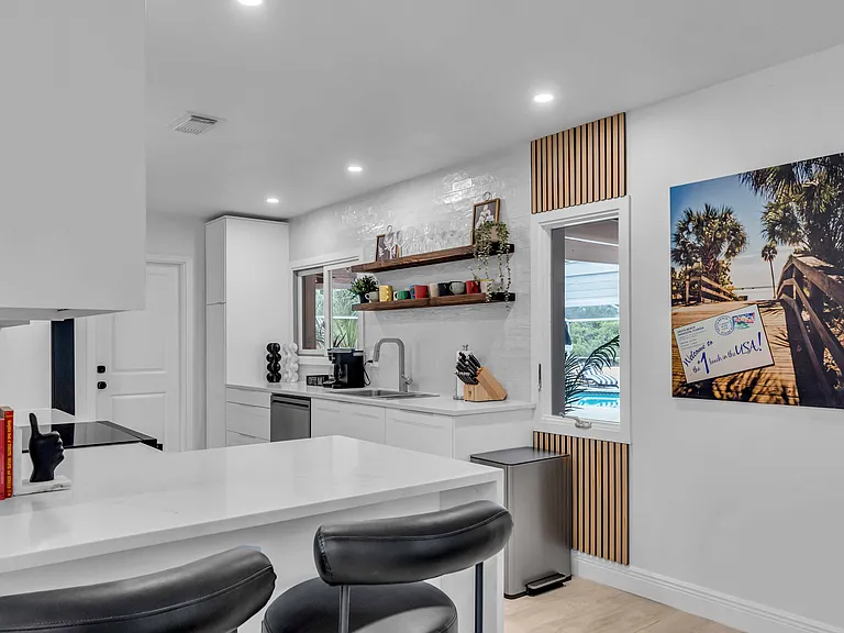 4421 Ocean Blvd — Photo 16