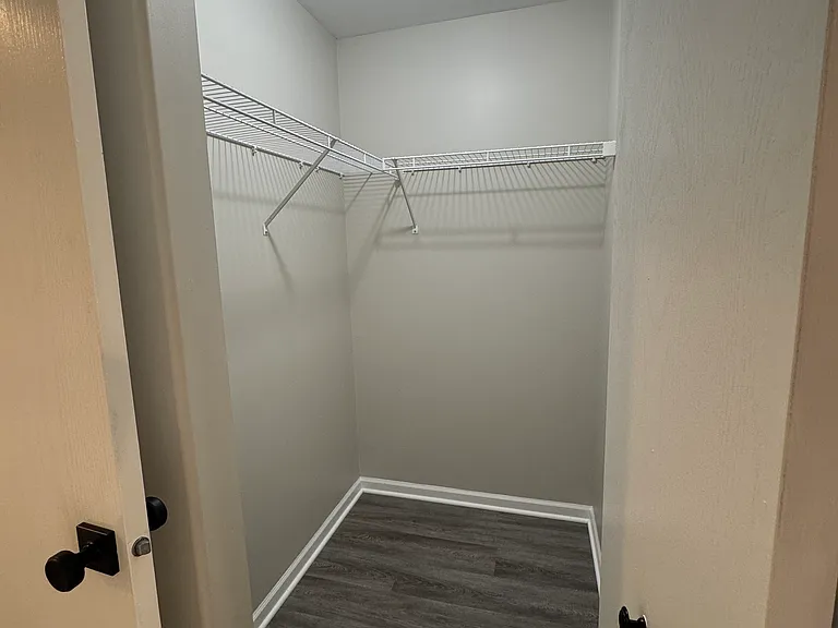 5045 N Northwest Hwy #201 — Photo 8