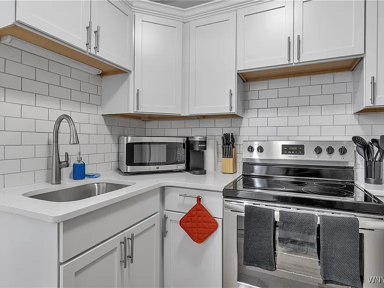 617 Niagara St #5 — Photo 4