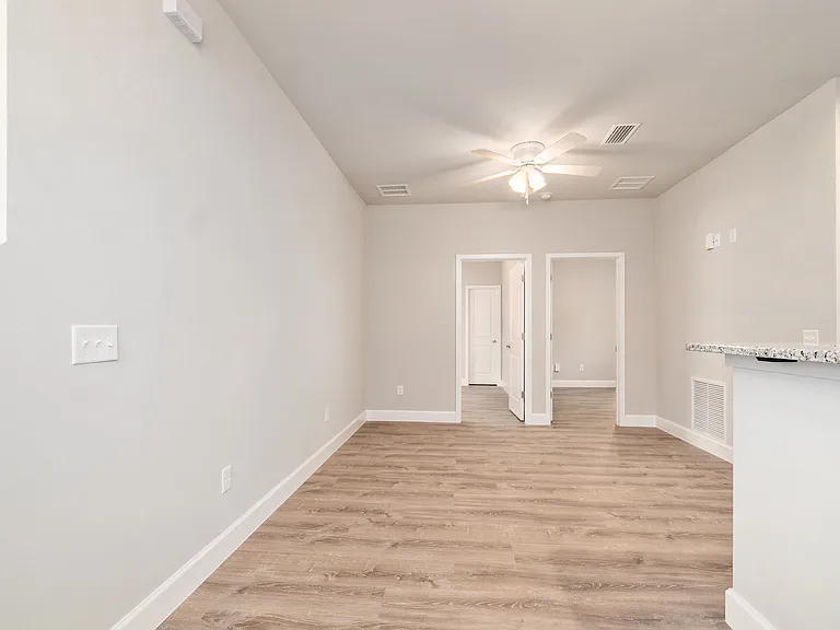622 NW 3rd Ave #6 — Photo 4
