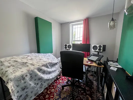 Rented by EXR | media 13