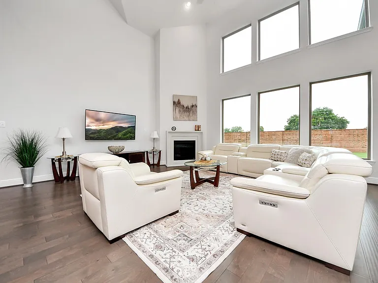1714 McCrae Hill Ct — Photo 13