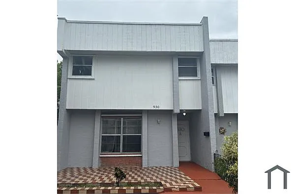 Building Photo - 930 SW 80th Ave