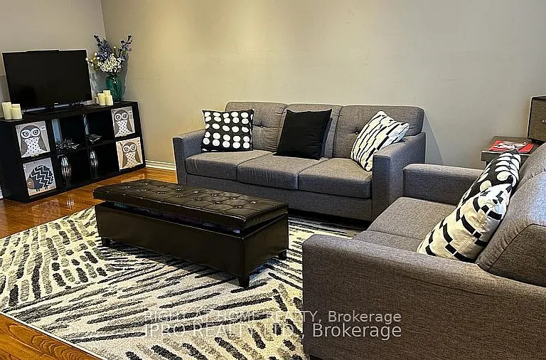 2211 Ridge Lndg — Photo 3