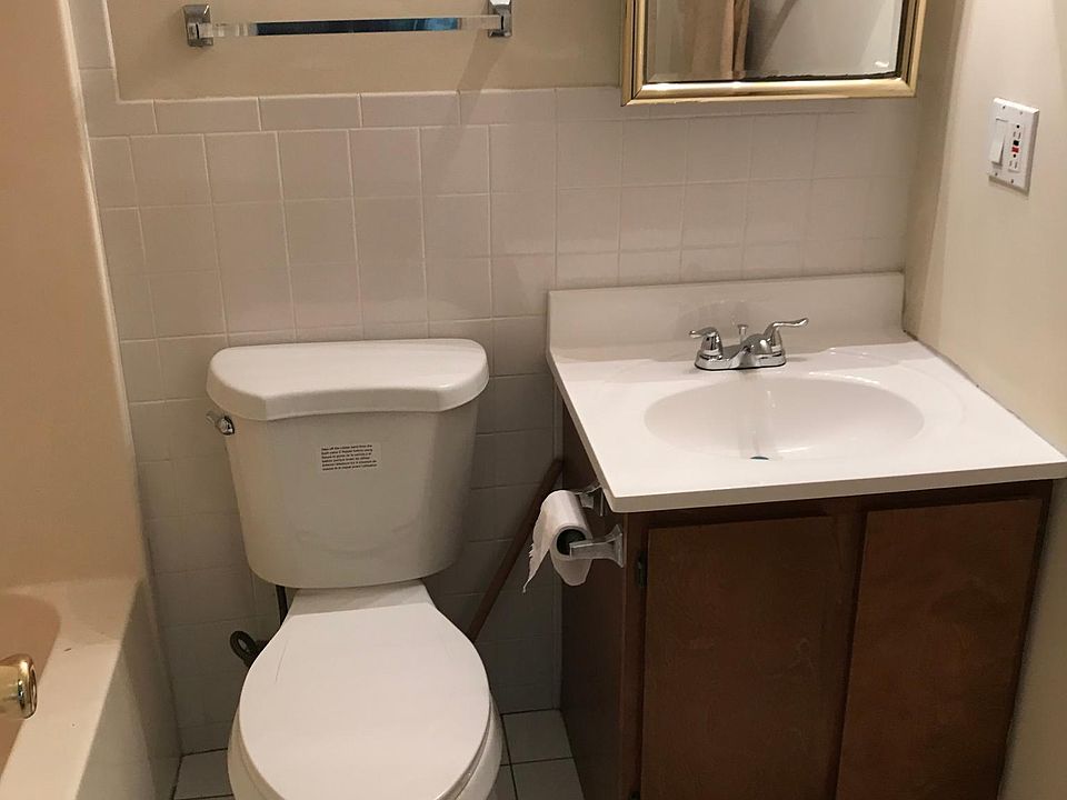 2nd image of 478 Main St APT 2A