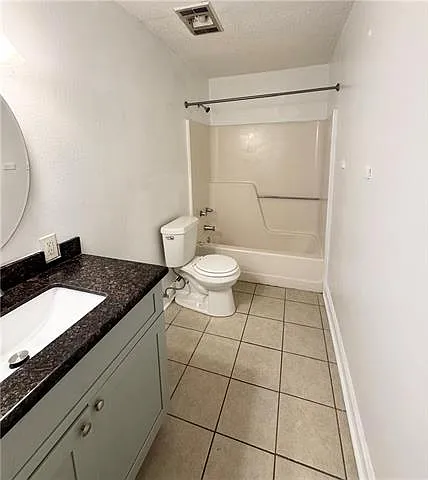 2737 Yorktowne Dr — Photo 8