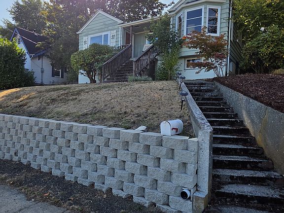 2nd image of 303 S Summit Ave