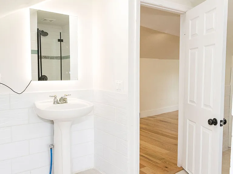 814 N Germantown Rd — Photo 20