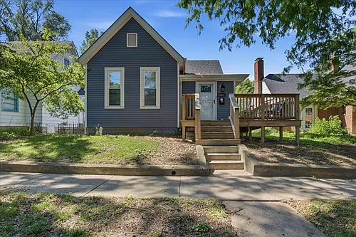 1041 Hervey St Photo 1
