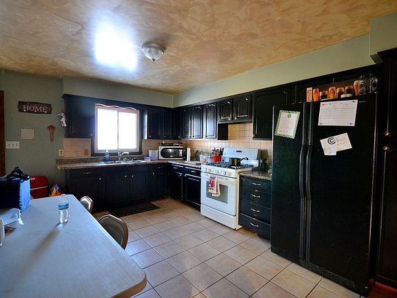 4th image of 106 Lawndale Ave