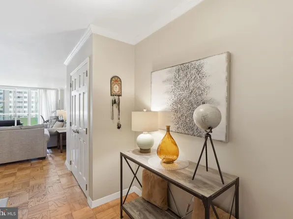 3001 Veazey Ter NW APT 923, Washington, DC 20008