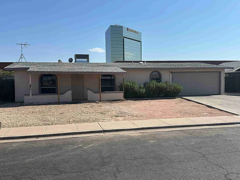 1127 W Frito Ave — Photo 2