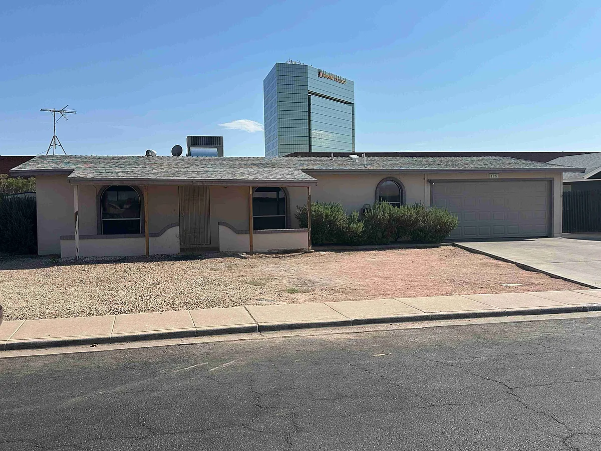 Building Photo - 1127 W Frito Ave