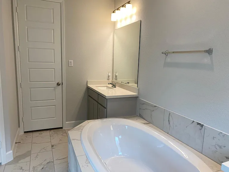 1702 Swayback Ln — Photo 25