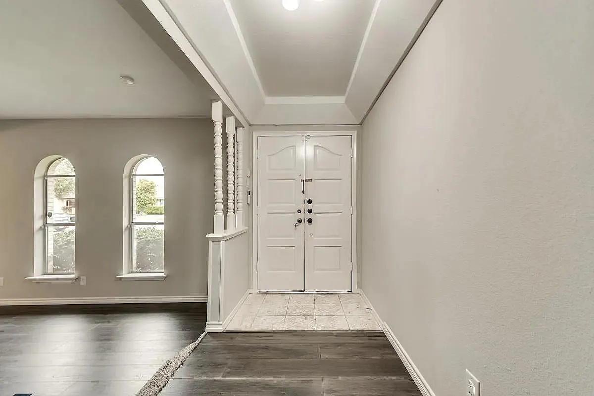 5806 Everglade Rd — Photo 2
