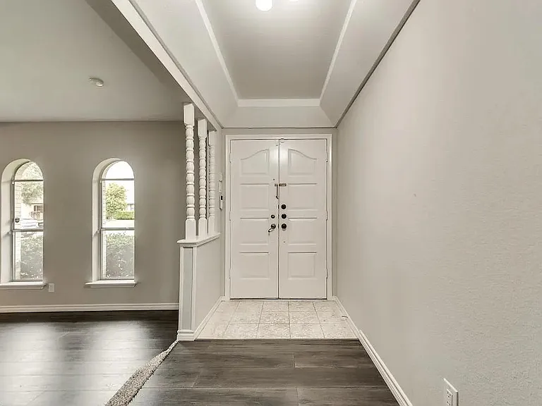 5806 Everglade Rd — Photo 2