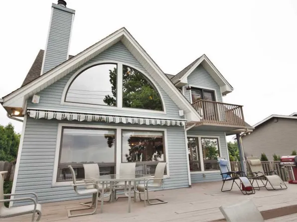 1407 River Rd, Saint Clair, MI 48079