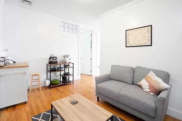 1st image of 346 E 110th St #5