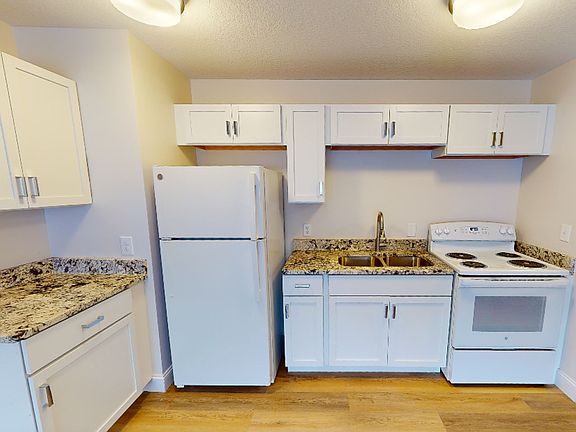 3rd image of 1032 Duluth St APT 205