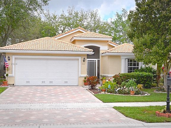 2nd image of 7317 Lugano Dr