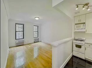 226 E 74th St APT 2G, New York, NY 10021