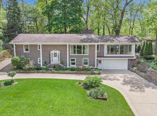 6356 Woodlea Dr, Kalamazoo, MI 49048