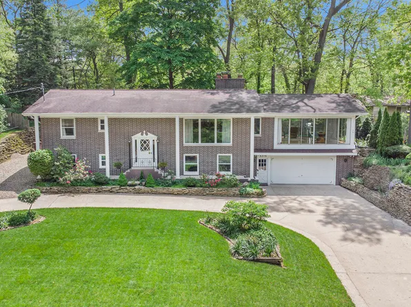 6356 Woodlea Dr, Kalamazoo, MI 49048