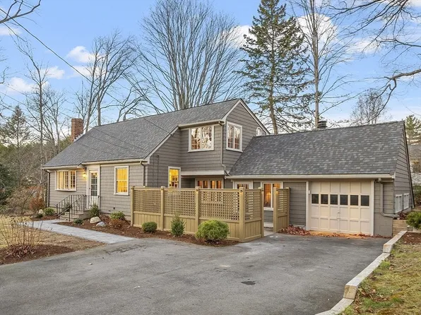 12 Sibley Dr, Bedford, MA 01730