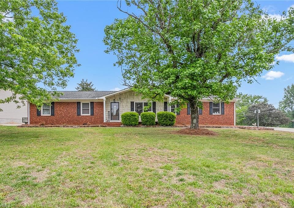 1st image of 3810 Azalea Ln
