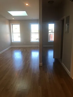 Rented by Alexander Bilu, LREB | media 33