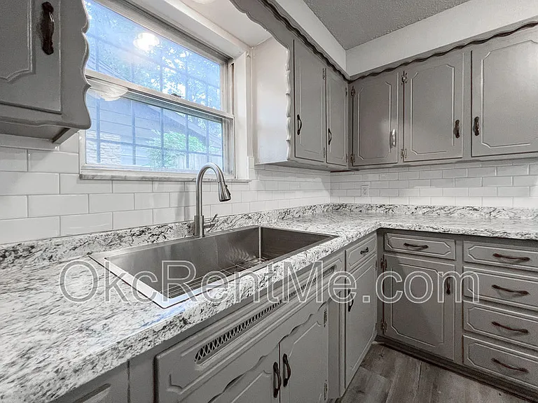 2700 N Wheeler Ave — Photo 8