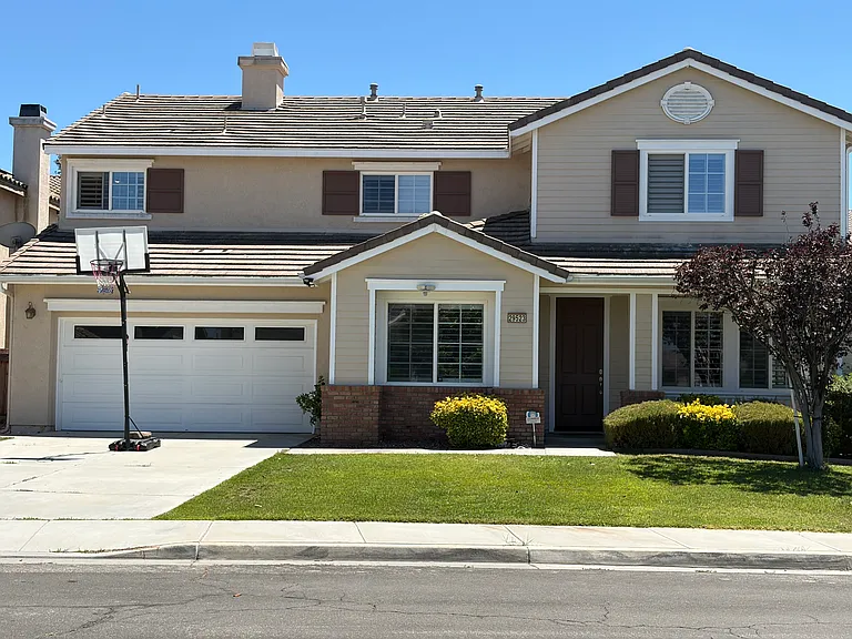 29523 Hyperion St — Photo 1