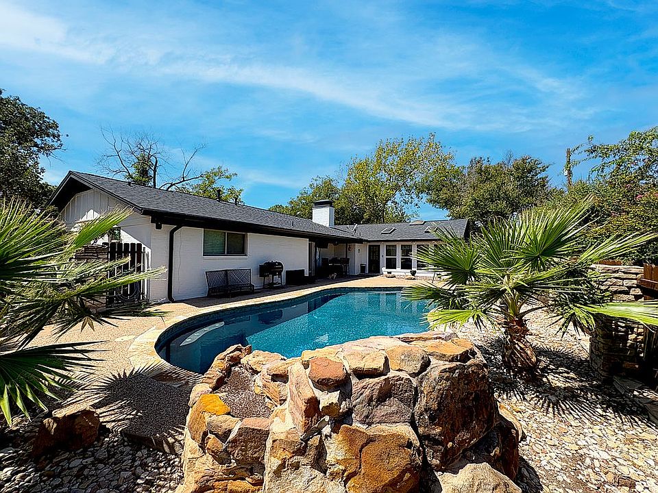 1st image of 600 Kingwood Dr